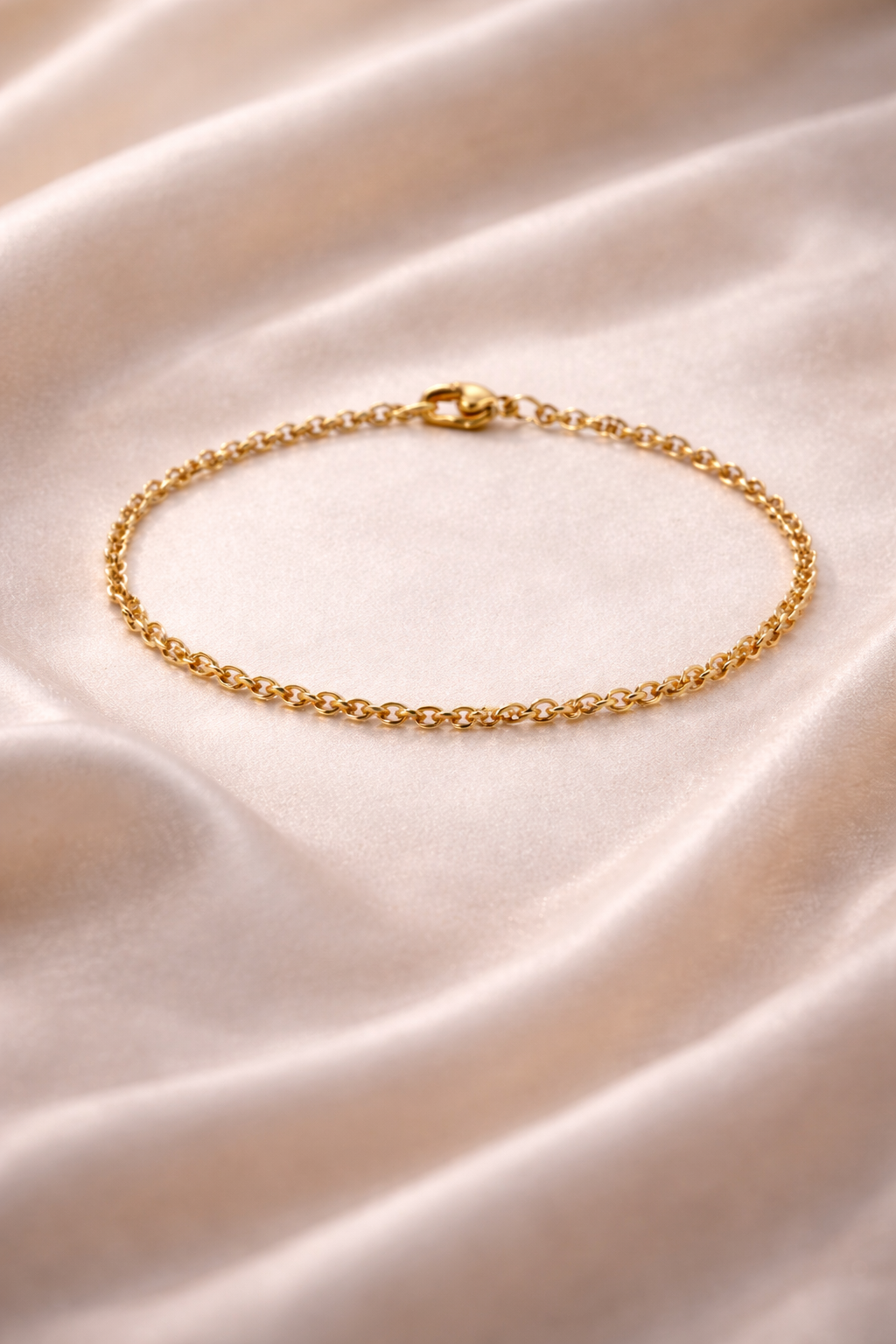 Fine Chain Bracelet · Gold Finish