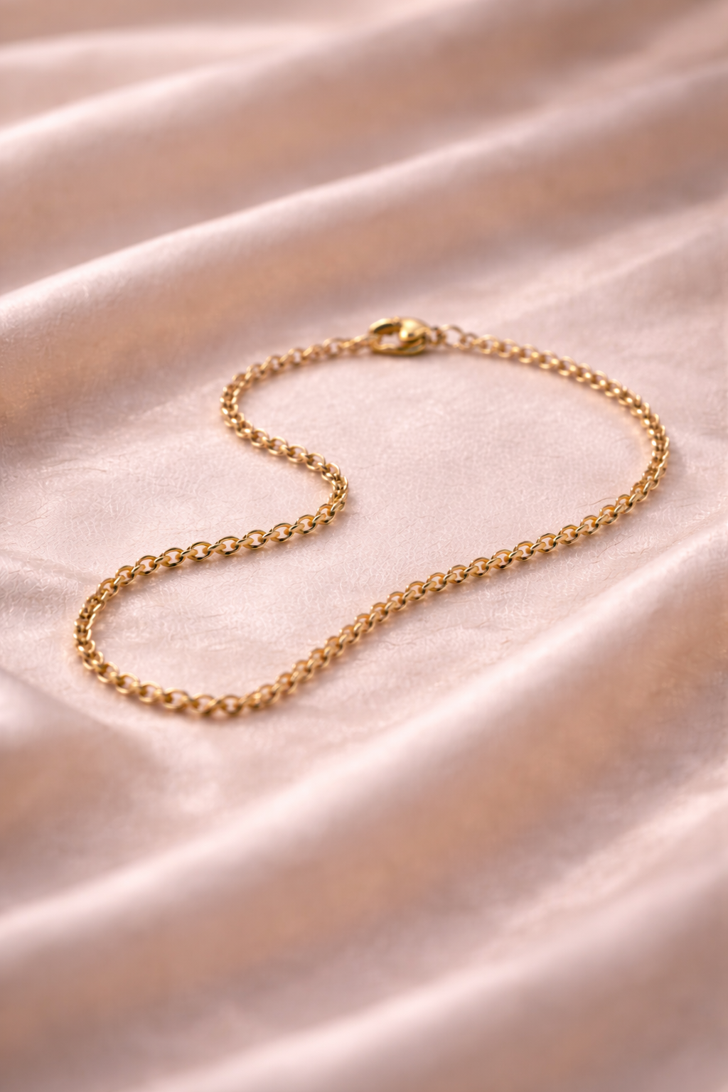 Fine Chain Bracelet · Gold Finish