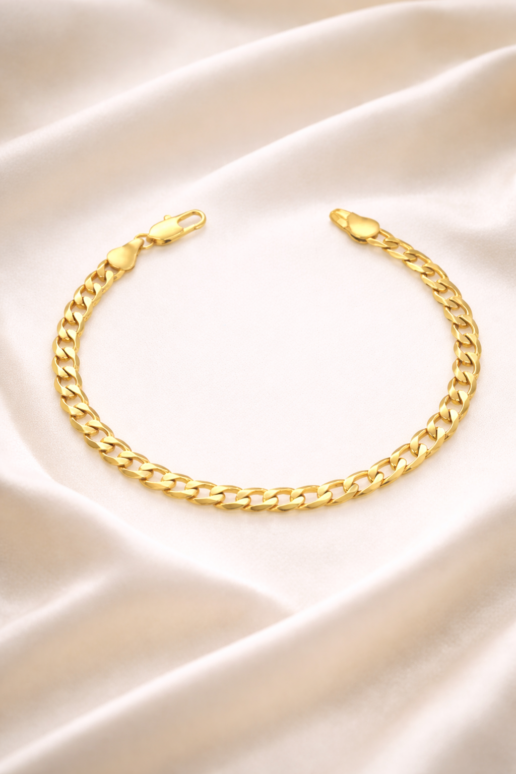 Flat Curb Chain Bracelet · Gold Finish