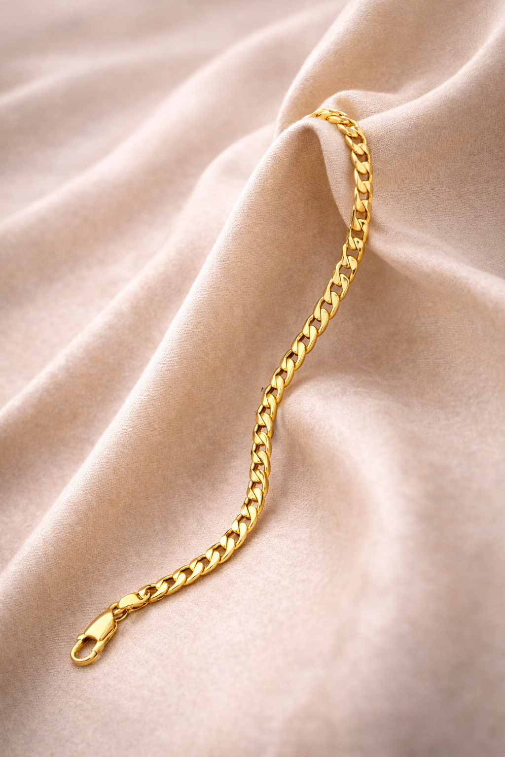 Flat Curb Chain Bracelet · Gold Finish