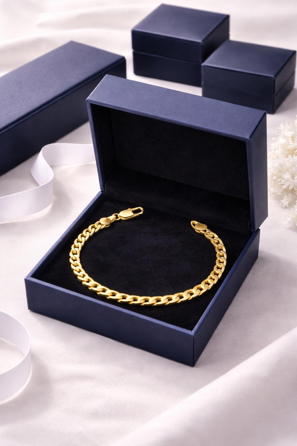 Flat Curb Chain Bracelet · Gold Finish